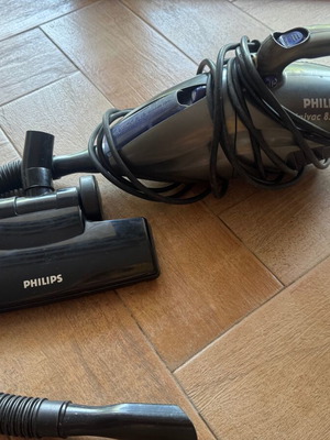 Philips 850W electric handheld vacuum like new
