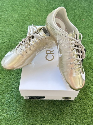 Nike Mercurial Superfly football boots new, size 44, gold