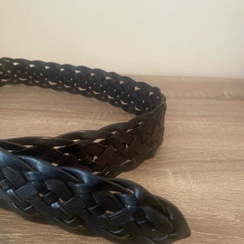 Privata black belt with woven design new, adjustable size