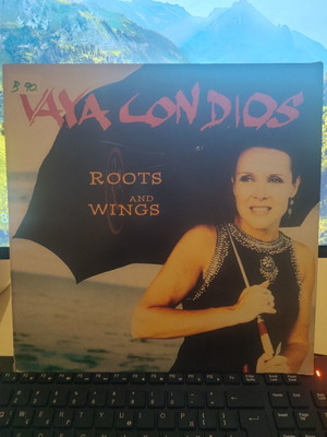 Vaya Con Dios Roots and Wings LP like new