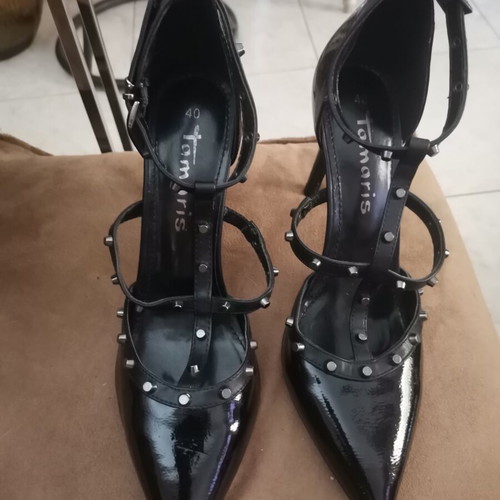 Tamaris black patent leather pumps with studs