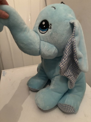 Large plush elephant like new