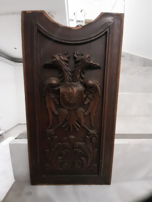 Wooden antique sculpture used, very ornate