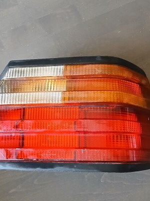 Дясна светлина за Mercedes E-Class W124 употребявана