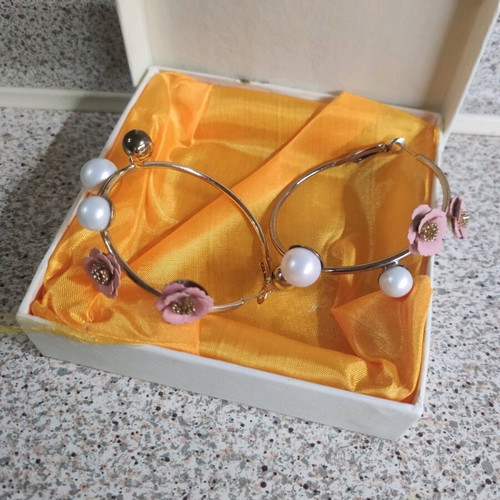 Hoop earrings gold color with faux pearls and pink flowers like new
