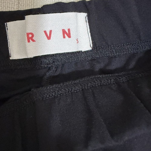 Karavan elastic shorts small, like new, black