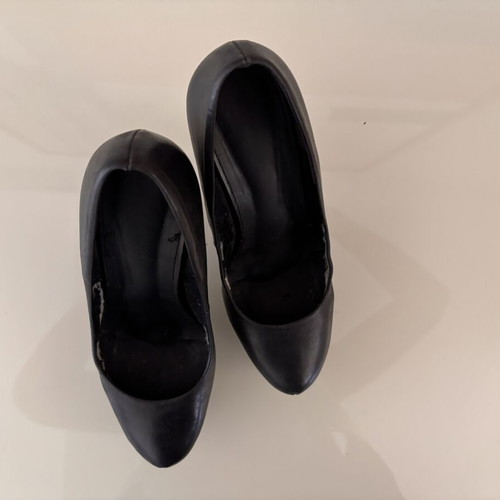 Black leather stiletto pumps size 37 used with platform