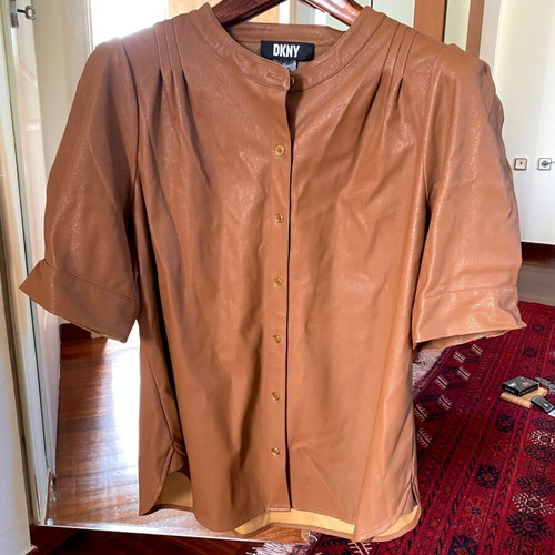 DKNY Faux Leather Shirt with Puff Sleeves XL like new, camel