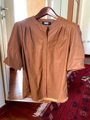 DKNY Faux Leather Shirt with Puff Sleeves XL like new, camel