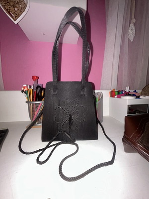 Handbag like new, black, shoulder type