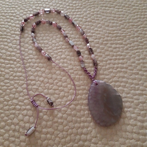Handmade necklace with beautiful agate and glass beads new