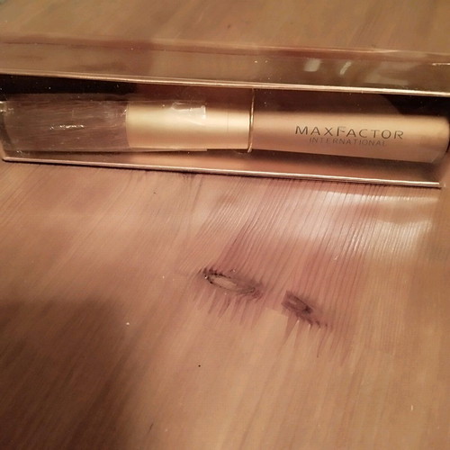 Max Factor powder brush unused