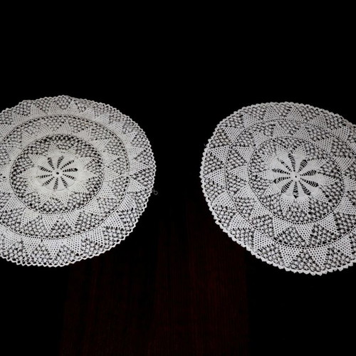 Embroidery set of 2 pieces with crochet used, 29 cm diameter
