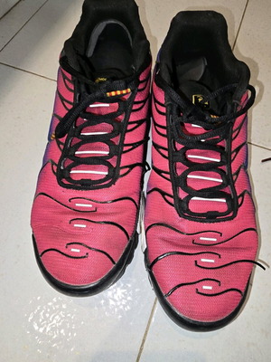 Trainers used, athletic style, size 46.5