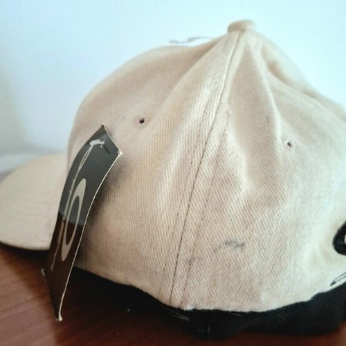 Oakley Vintage Tinfoil Cap brand new, ecru