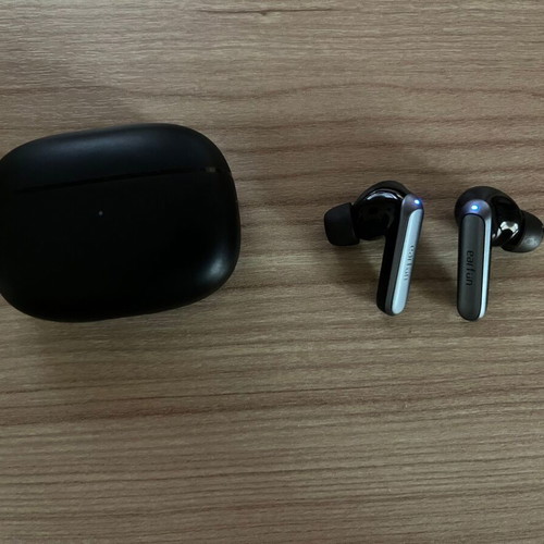 Earfun Air2 in-ear Bluetooth handsfree earbuds with sweat resistance and charging case, black