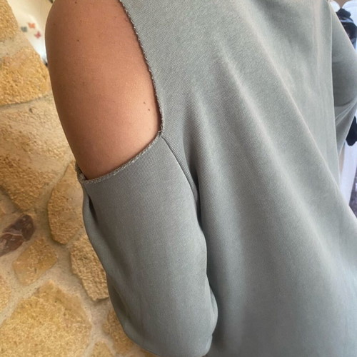 Naiba women's set mint green like new, sweatshirt and asymmetric top