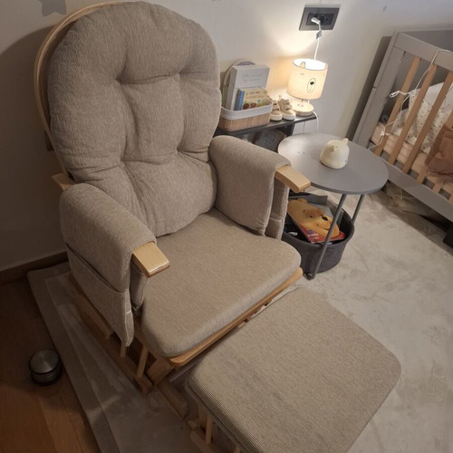 Sofia Nursing Chair with Footrest like new