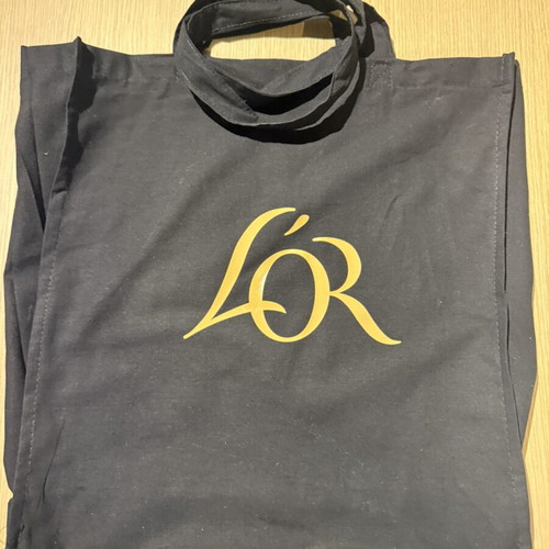 Tote bag Lor μαύρη και χρυσή καινούργια