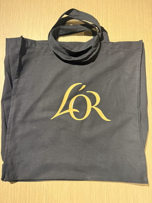 Tote bag Lor μαύρη και χρυσή καινούργια