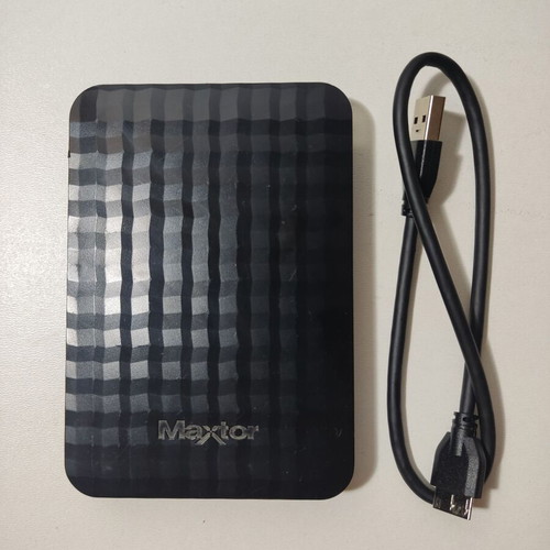 Maxtor External Hard Drive HDD 1TB like new