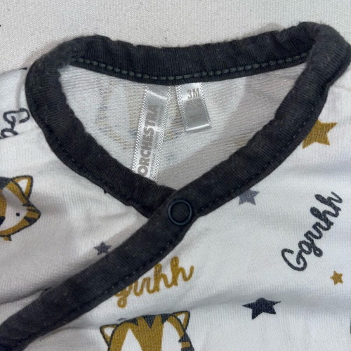 Baby rompers 3m like new for boy or girl
