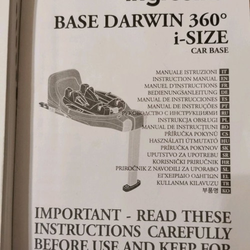 Inglesina Darwin Infant Recline Car Seat and Darwin 360 Isofix Base like new