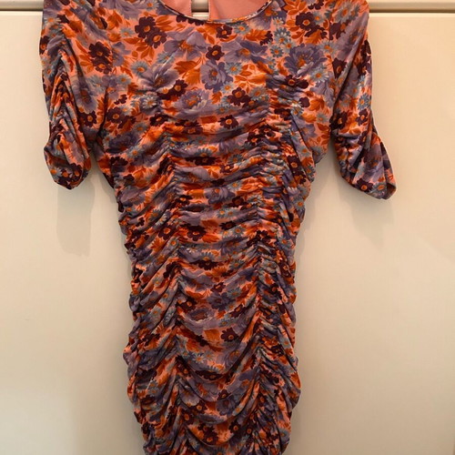 Zara dress purple like new, fitted with ruching, size S