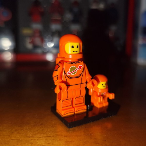 Orange Astronaut minifigure with baby and stand, Lepin