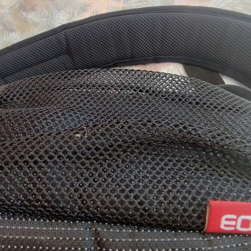 Camera bag for DSLR, comfortable shoulder strap