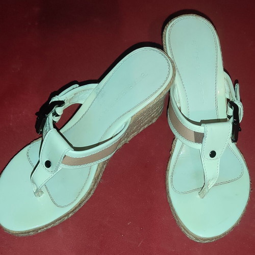 Burberry white patent leather platform sandals like new