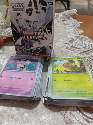 Κάρτες Pokémon σετ White Flare πακέτο 27 σαν καινούργιο