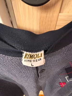 Pyjamas excellent condition, grey color