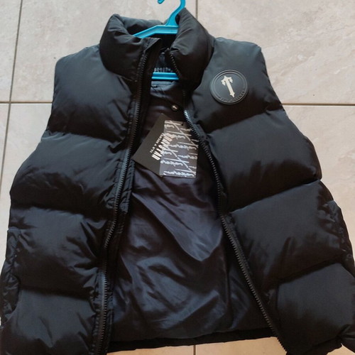Trapstar sleeveless jacket new, size Small, black padded
