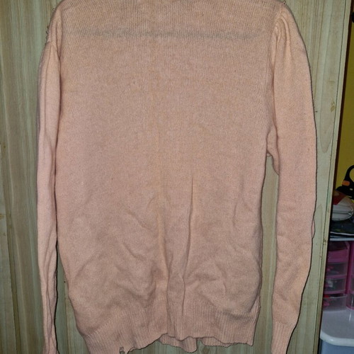 Wool sweater salmon with beads used, size M