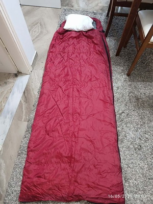 Camping set with sleeping bag, pillow and aluminum mat like new