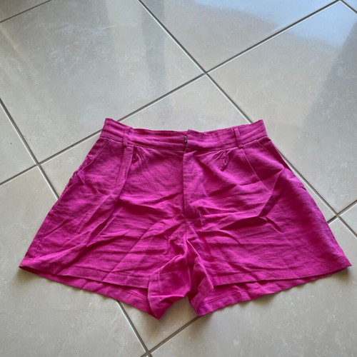 Women's fuchsia shorts Stradivarius size 36 like new