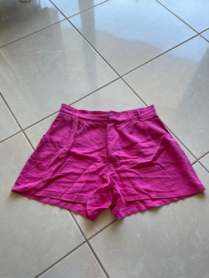 Women's fuchsia shorts Stradivarius size 36 like new