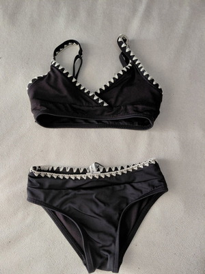 SugarFree black and white girls' swimsuit size 6 like new