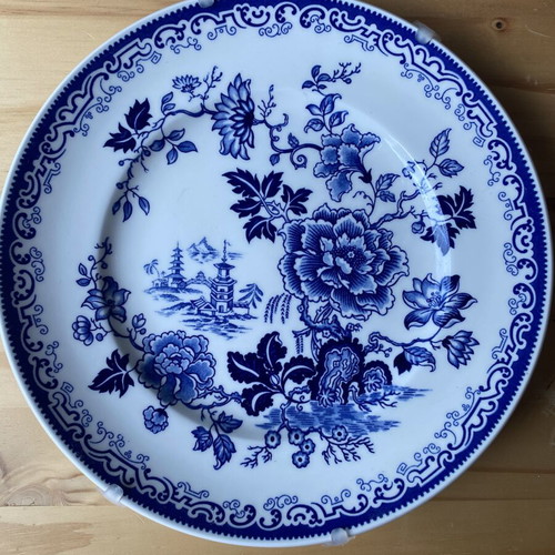 Mason's Ironstone Blue and White Collection 'Golden Azalea' Plate like new