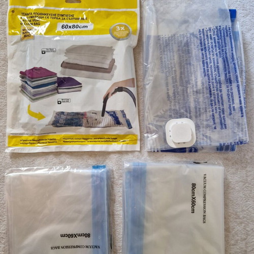 Storage bags set of 4, new, vacuum use