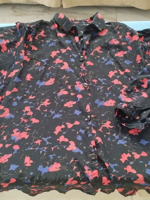 Women's Printed Shirt with Shoulder Pads like new, multicolor