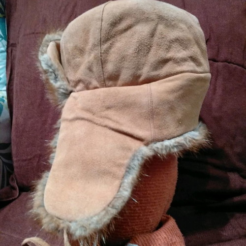 Leather hat with fur size XS like new