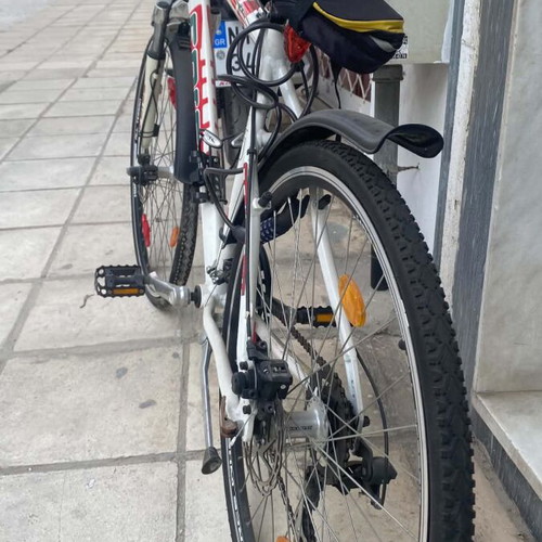 Trekking city bicycle like new, red, front suspension, disc brakes, men's
