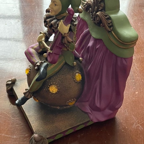 Decorative figure like new, tabletop decoration