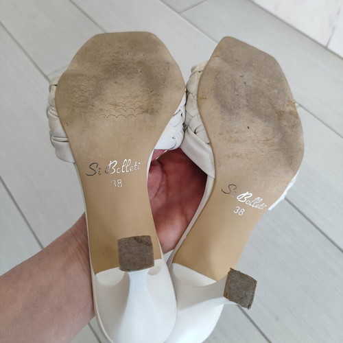 Si Bolleti white sandals like new, size 38 (fits 37)