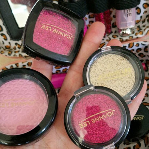 Plastic make up for kids used, many pieces