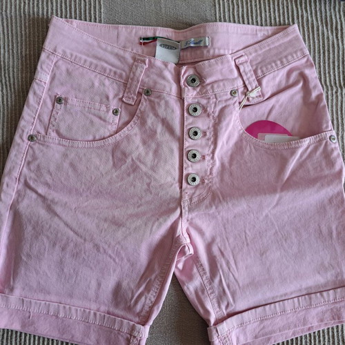 Bermuda shorts, please, new