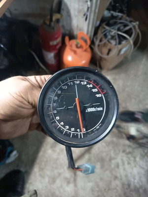 Suzuki RF400 tachometer used