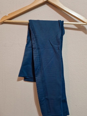 Shein athletic leggings used, blue, small size